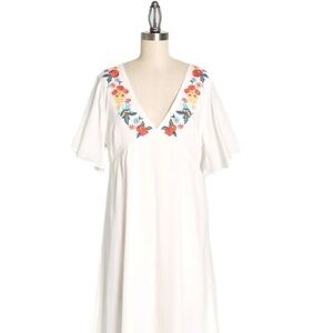 ModCloth - NWT White Candy Skull Sweetness Embroidered Midi Dress Sz 6